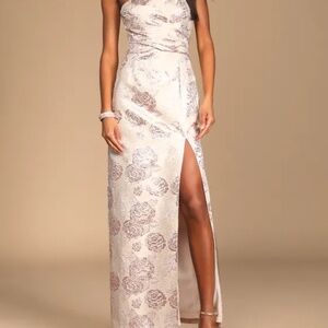 Lulu’s pink jacquard dress